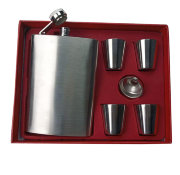 Набор "Фляга и рюмки" под нанесение Набор "Фляга и рюмки" под нанесение