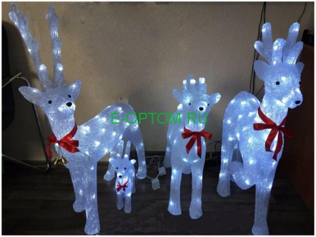 Декоративный светящийся новогодний олень Декоративный светящийся новогодний олень