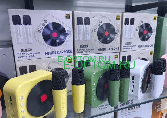 Портативная музыкальная колонка с караоке