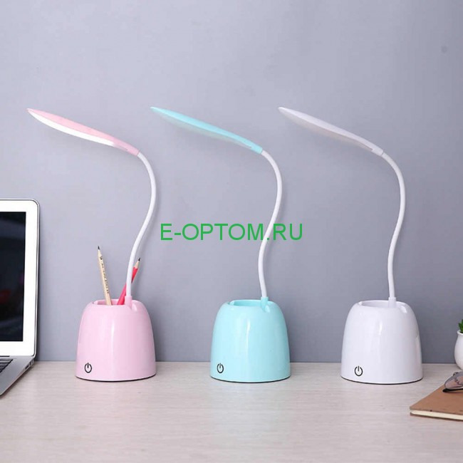 Настольная лампа с держателем для ручек и карандашей